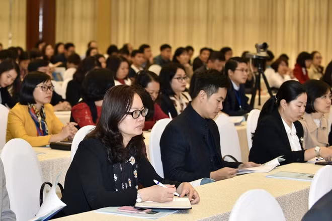 Các đại biểu dự hội nghị