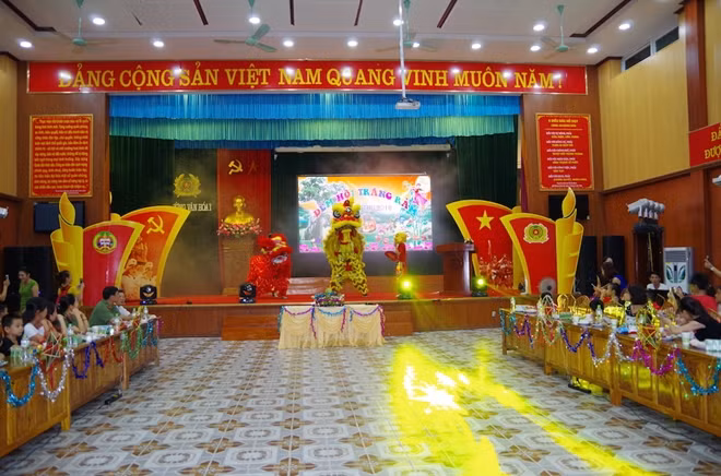 Toàn cảnh đêm hội trăng Rằm