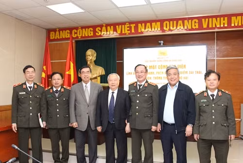 Báo chí CAND nâng cao hiệu quả đấu tranh phản bác quan điểm sai trái, thù địch