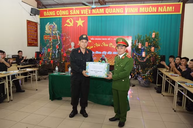 Tư lệnh CSCĐ Phạm Quốc Cương thăm hỏi, chúc tết Tiểu đoàn 1, Trung đoàn CSCĐ Thủ đô