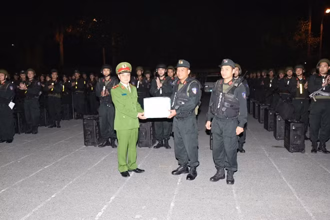 Tư lệnh CSCĐ Phạm Quốc Cương thăm hỏi, chúc tết Tiểu đoàn Cảnh sát Đặc nhiệm số 1