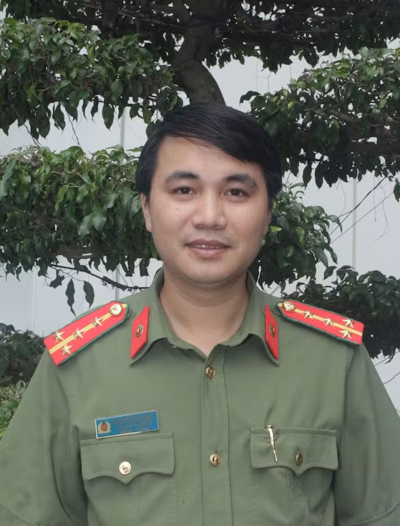 Đại uý Nguyễn Phi Hùng