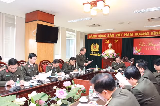 Trung tướng Nguyễn Thanh Nam báo cáo tóm tắt một số mặt công tác trọng tâm