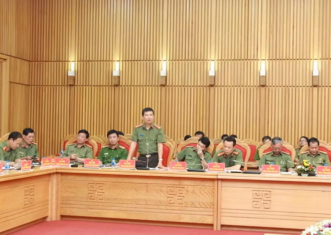 Các đại biểu thảo luận tại hội nghị