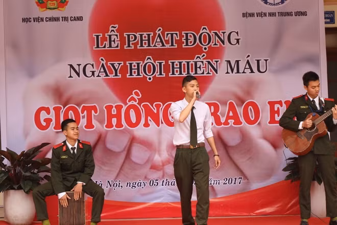 Tiết mục văn nghệ tại Lễ phát động
