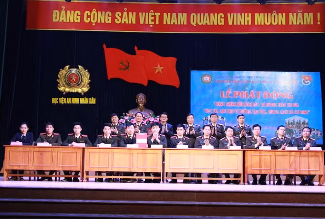 Các Liên chi đoàn của Học viện ký giao ước thi đua