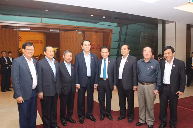Chủ tịch nước Trần Đại Quang với các đại biểu Quốc hội