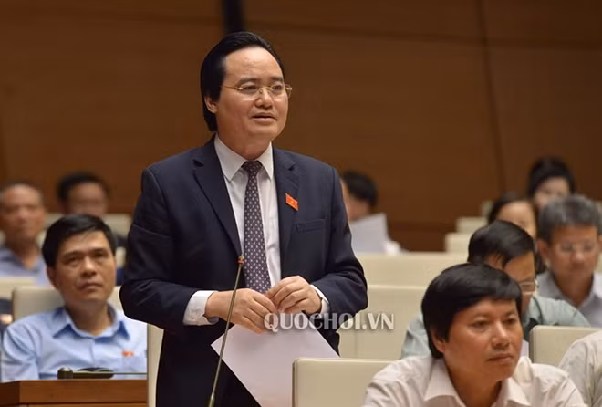 Bộ trưởng Phùng Xuân Nhạ