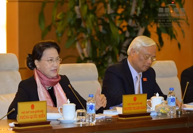 Chủ tịch Quốc hội Nguyễn Thị Kim Ngân phát biểu tại phiên họp