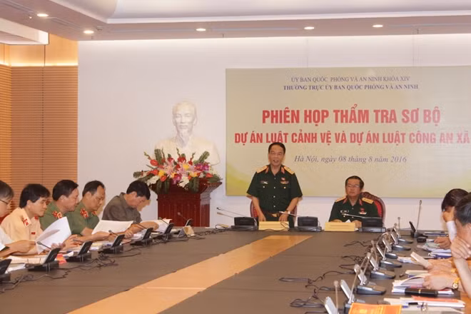Chủ nhiệm Uỷ ban QP-AN phát biểu tại phiên họp