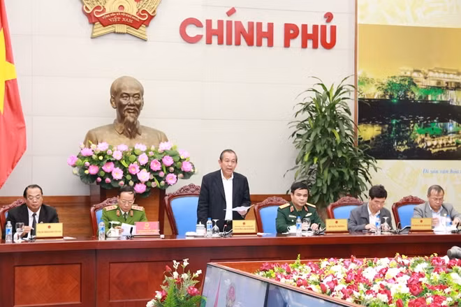 Phó Thủ tướng Thường trực Trương Hoà Bình phát biểu kết luận hội nghị