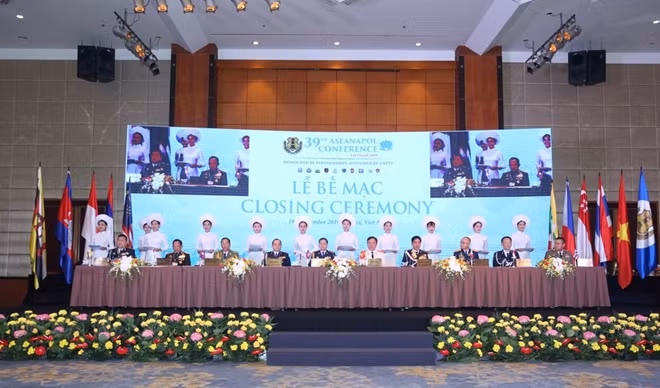 Trưởng đoàn 10 nước thành viên ASEANAPOL ký Thông cáo chung