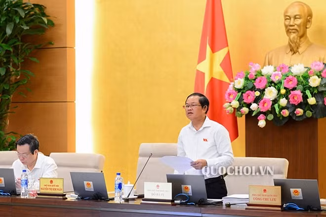 Phó Chủ tịch Quốc hội Đỗ Bá Tỵ điều hành phiên thảo luận