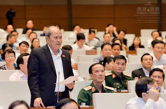 Đại biểu Ngô Văn Minh chất vấn Bộ trưởng Lê Vĩnh Tân