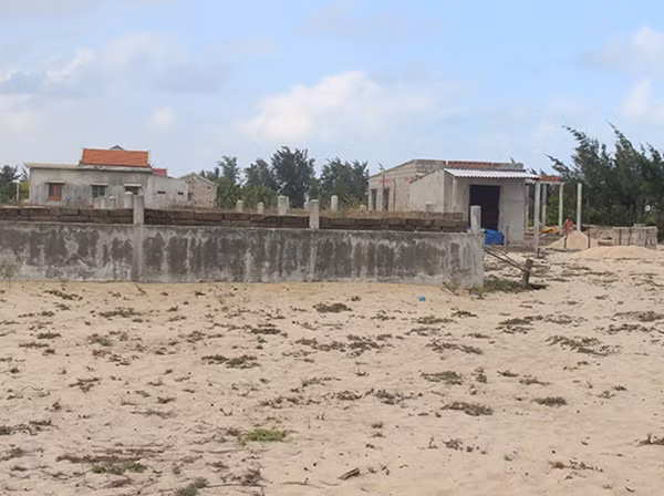 Khu TĐC An Lộc - Tân Thành, xã Quảng Công được đầu tư xây dựng nhiều tỷ đồng, nhưng đến nay vẫn chưa có điện, nước sinh hoạt.