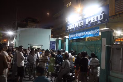 Trường tiểu học nơi đối tượng leo lên nóc nhà và vào đây trốn. Trường tiểu học nơi đối tượng leo lên nóc nhà và vào đây trốn.