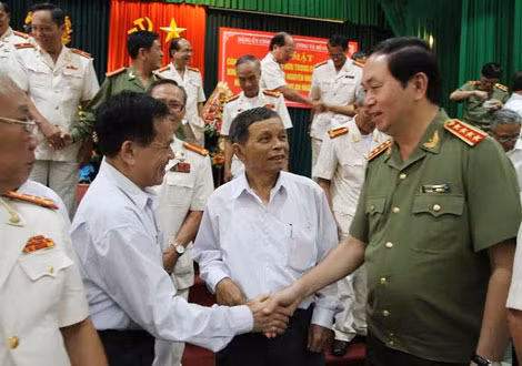 Bộ trưởng Trần Đại Quang, Thứ trường Thường trực Đặng Văn Hiếu, Thứ trưởng Bùi Quang Bền, Thứ trưởng Bùi Văn Thành cùng đến dự buổi gặp mặt thân mật.