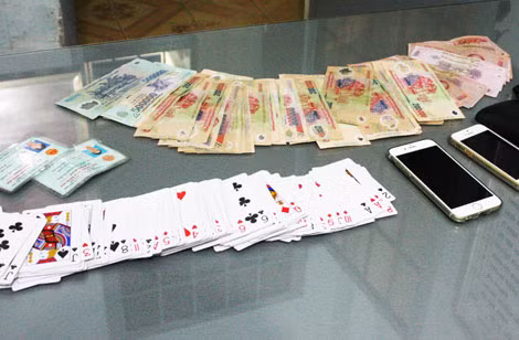 Tang vật thu giữ tại chiếu bạc.