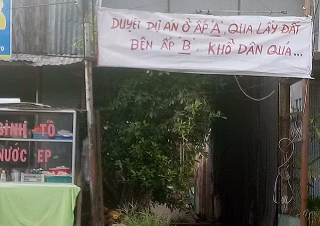 Nhiều hộ dân sống cặp Tỉnh lộ 922 bức xúc vì bất cập tại dự án Khu đô thị mới huyện Thới Lai.
