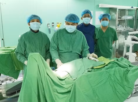 Sản phụ rối loạn nhịp tim chậm cực nặng được cứu sống 