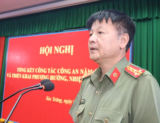 Đại tá Lê Minh Quang, Giàm đốc Công an tỉnh phát biểu tại Hội nghị.