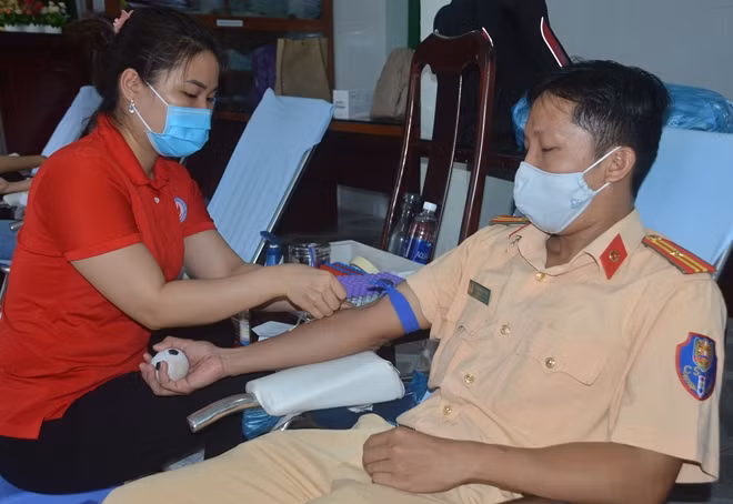 CBCS Công an tỉnh Sóc Trăng tham gia hiến màu tình nguyện đợt 2 năm 2020.