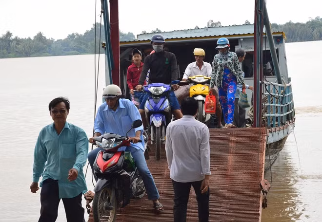 Nhu cầu đi lại của người dân vùng sông nước là chính đáng.