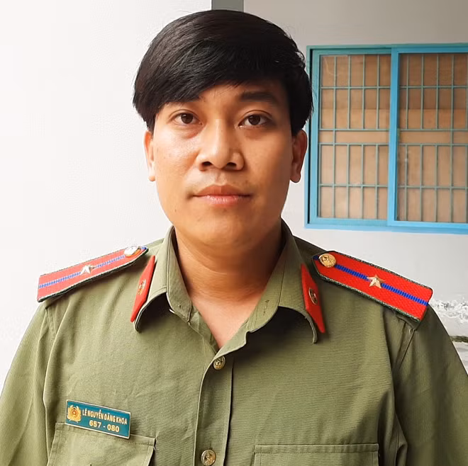 Thiếu úy Lê Nguyễn Đăng Khoa.