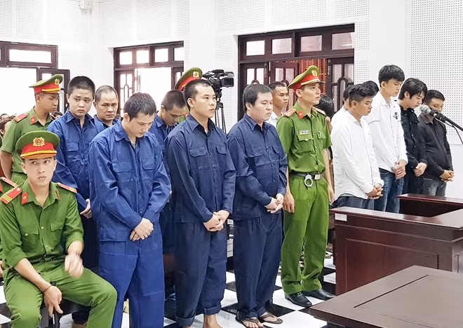 Các bị cáo tại tòa.