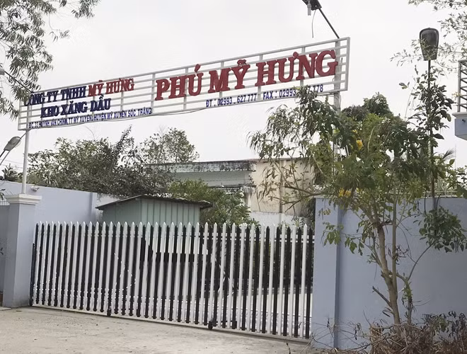 Trụ sở công ty xăng dầu Mỹ Hưng của đại gia Trịnh Sướng cửa đóng then cài.