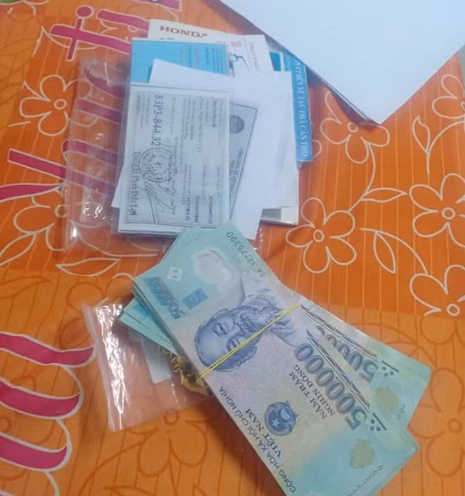 Đối tượng Phal cùng tang vật.