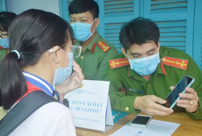 Hướng dẫn cài đặt ứng dụng BLUEZONE để phòng chống COVID-19.