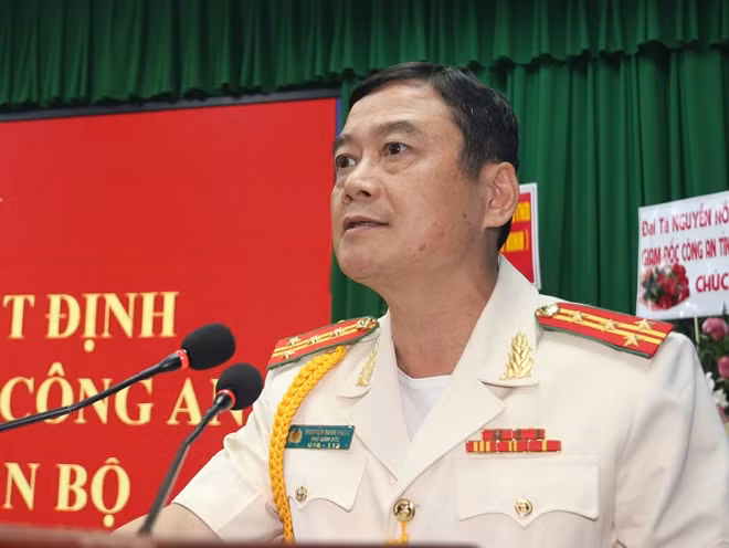 Đại tá Nguyễn Minh Ngọc, Giám đốc Công an tỉnh Sóc Trăng, phát biểu nhận nhiệm vụ.