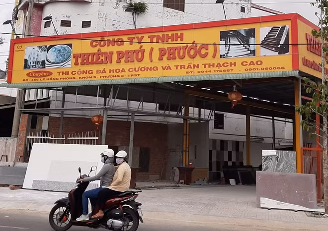 Và cửa hàng vật liệu xây dựng của Bảo.