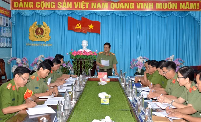 Ban Chỉ đạo phòng chống dịch bệnh COVID-19 Công an tỉnh Bạc Liêu kiểm tra công tác phòng chống dịch tại Công an huyện Hòa Bình.