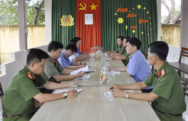 Kiểm tra công tác phòng chống dịch bệnh COVID-19 tại các nhà tạm giữ, trại tạm giam thuộc Công an TP Cần Thơ.