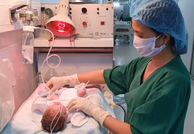 Cháu bé chào đời khỏe mạnh.
