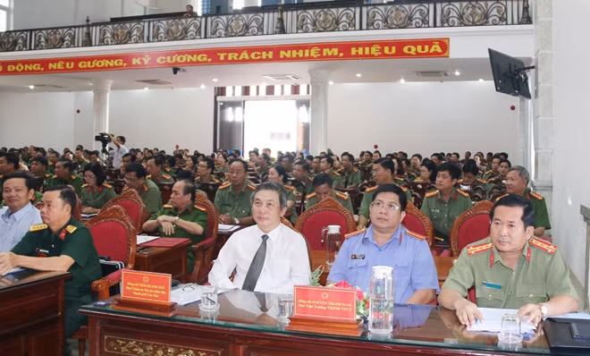 Toàn cảnh Hội nghị.