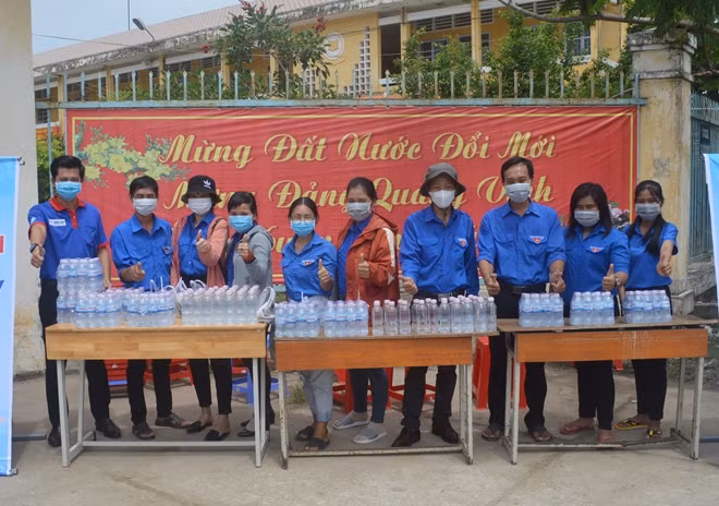 Thanh niên tình nguyện có mặt tại tất cả các điểm thi trên địa bàn Sóc Trăng.