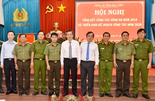 Lãnh đạo Tỉnh ủy, UBND tỉnh cùng Ban Giám đốc Công an tỉnh Bạc Liêu.