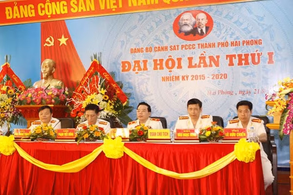 Đoàn chủ tịch Đại hội. Đoàn chủ tịch Đại hội.