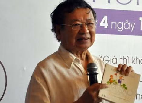 Nhà văn, bác sĩ Đỗ Hồng Ngọc.