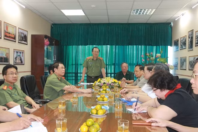 Thứ trưởng Nguyễn Văn Thành phát biểu tại buổi làm việc