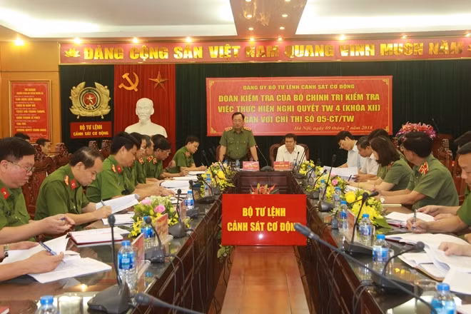 Thứ Trưởng Nguyễn Văn thành phát biểu tại buổi làm việc