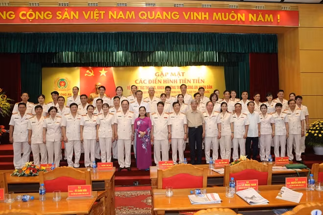 Đại biểu dự Hội nghị
