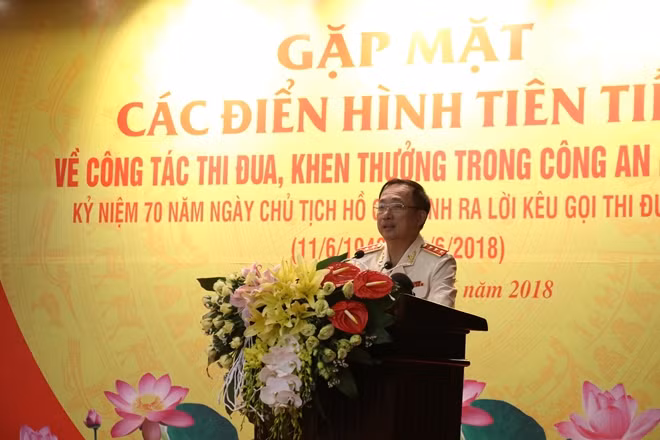 Thứ trưởng Nguyễn Văn Thành phát biểu tại buổi gặp mặt.