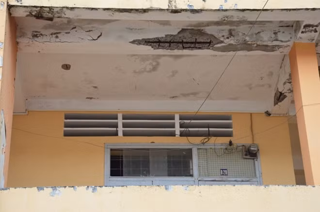 Khu tập thể Trường CĐSP Sóc Trăng đang xuống cấp nghiêm trọng, khiến giáo viên và sinh viên hết sức lo lắng.