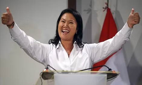 Bà Keiko Fujimori mừng chiến thắng ở vòng 1.