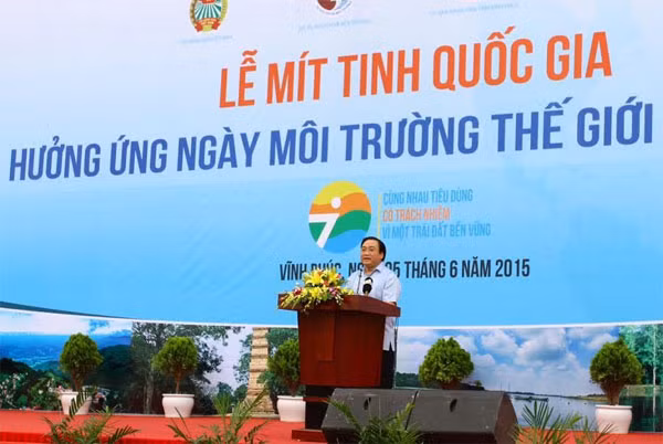 Phó Thủ tướng Hoàng Trung Hải phát biểu tại buổi lễ. Phó Thủ tướng Hoàng Trung Hải phát biểu tại buổi lễ.