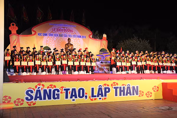 94 học sinh, sinh viên Hải Phòng được vinh danh và khen thưởng